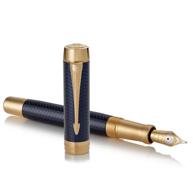 خودنویس Paker Duofold Prestige مدل Blue Chevron با طراحی طلایی، نوک ظریف، جوهر مشکی