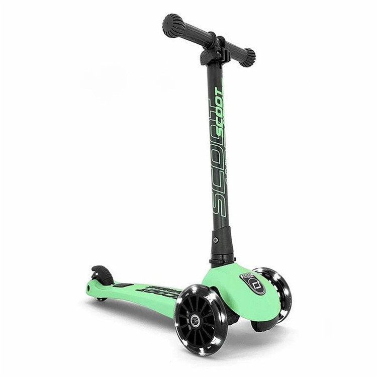 اسکوتر کودک برند Scoot and Ride اتریش مدل Highwaykick 3 با چرخ های مجهز به چراغ LED