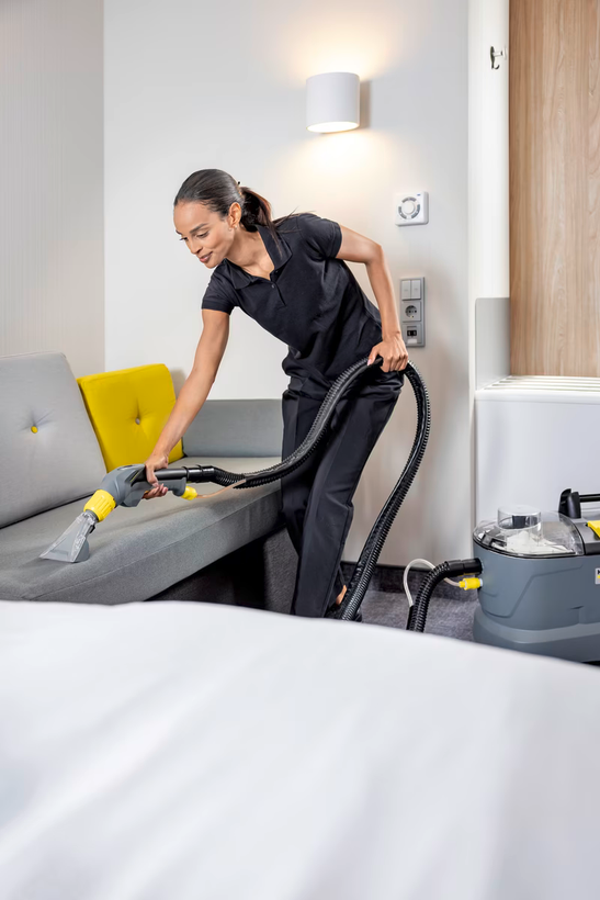 دستگاه شستشوی فرش و مبل حرفه ای برند Karcher آلمان مدل Puzzi 10/1 Edition