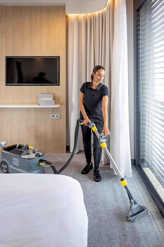 دستگاه شستشوی فرش و مبل حرفه ای برند Karcher آلمان مدل Puzzi 10/1 Edition