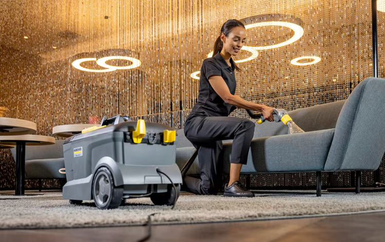 دستگاه شستشوی فرش و مبل حرفه ای برند Karcher آلمان مدل Puzzi 10/1 Edition
