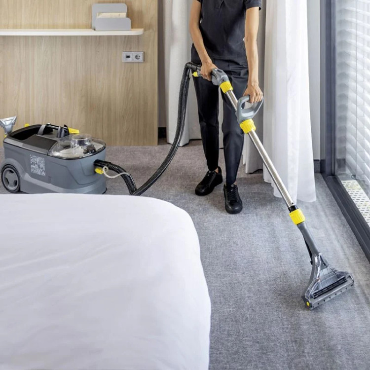 دستگاه شستشوی فرش و مبل برند Karcher مدل Puzzi 10/1