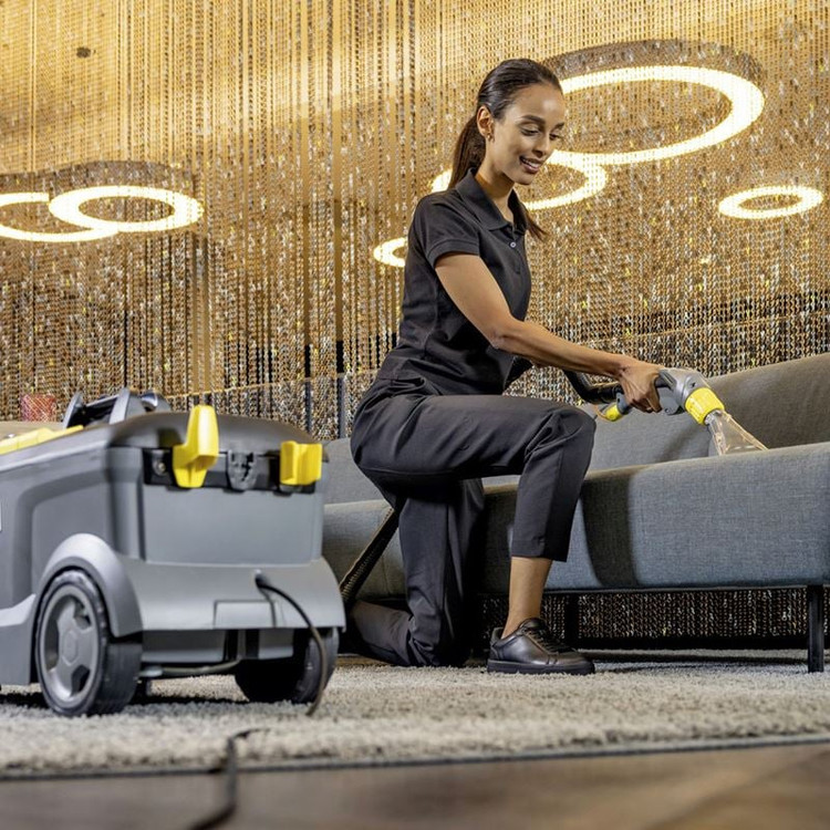 دستگاه شستشوی فرش و مبل برند Karcher مدل Puzzi 10/1