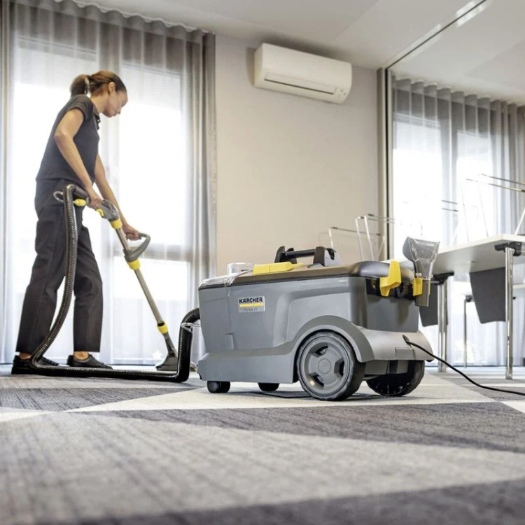 دستگاه شستشوی فرش و مبل برند Karcher مدل Puzzi 10/1